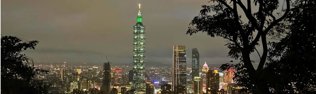 A Quick Evening Hike at Xiangshan(象山), Taipei